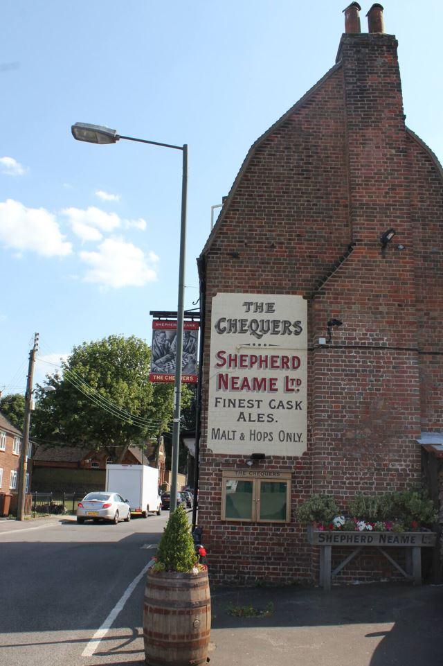 chequers-hoo-long-shot.JPG